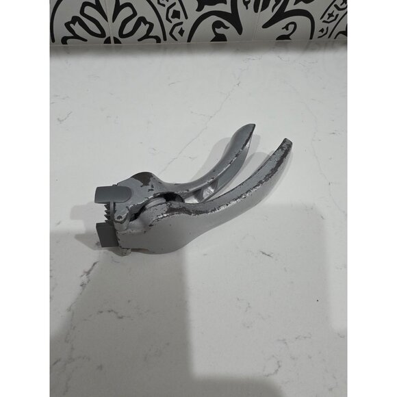VTG The Pampered Chef Garlic Press #2575 w Cleaning Tool Grey Aluminum retired - Picture 1 of 4
